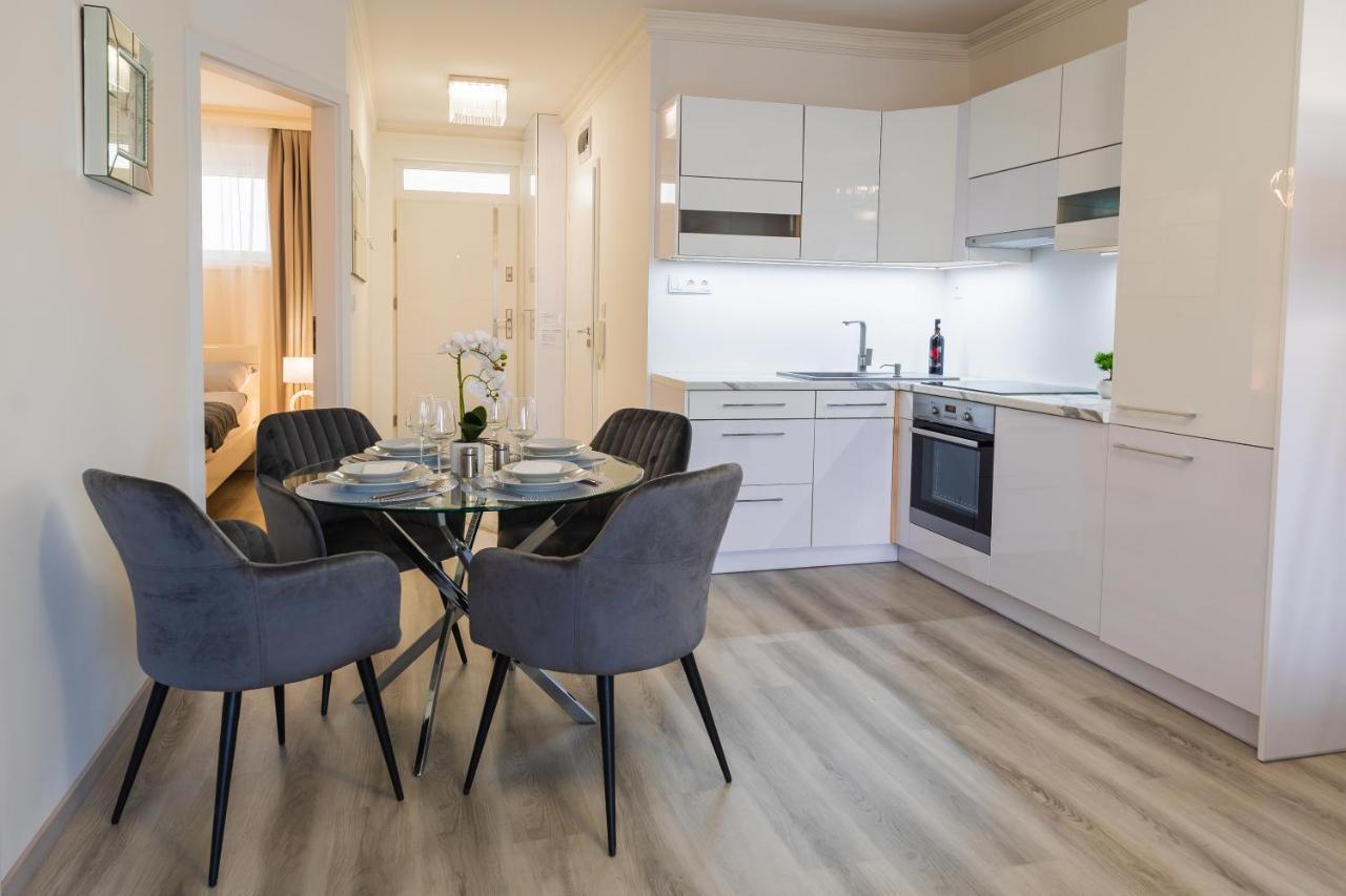 Central Residence Шопрон Екстериор снимка