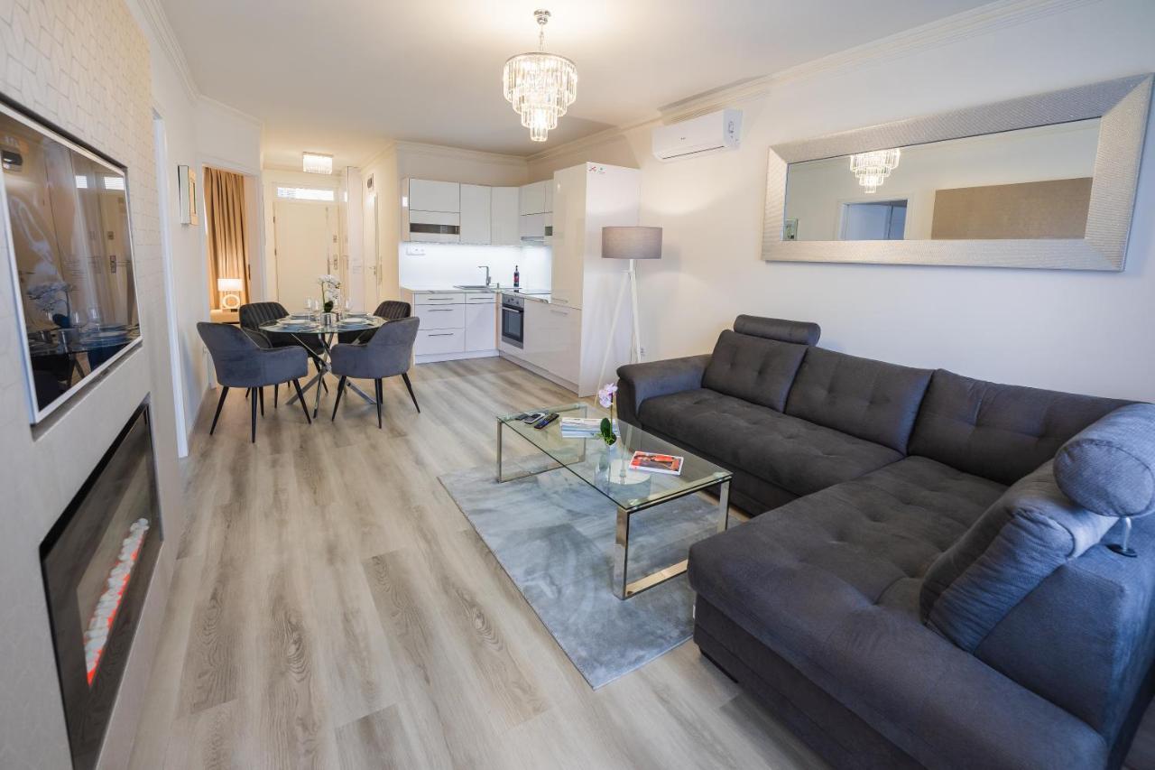 Central Residence Шопрон Екстериор снимка